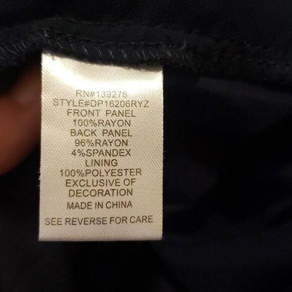 𝅺Daniel Rainn Lovina Embroidered Mixed‎ Material Top - Picture 4 of 5